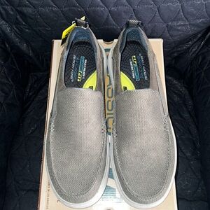 NIB Skechers Men's Gray Slip-On Size 12